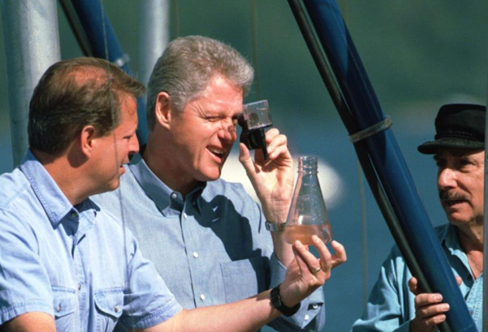 President Bill Clinton visits the Tahoe Research Center